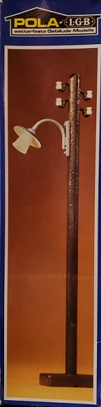G Plastic 'Wooden Lamp Post't
