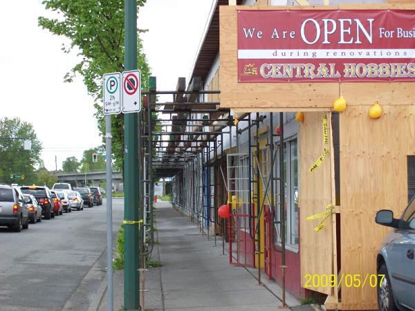 Store with new scaffolding